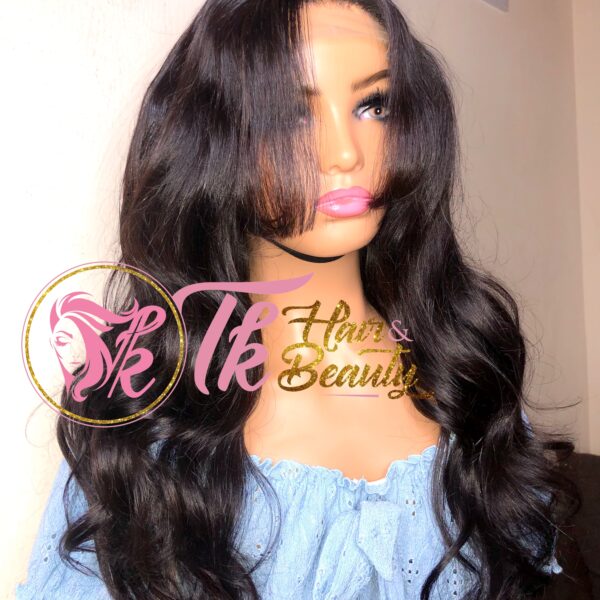 Vee luxury wig | wig store in the UK | Luxury wig store in USA | Luxury wig store in Canada